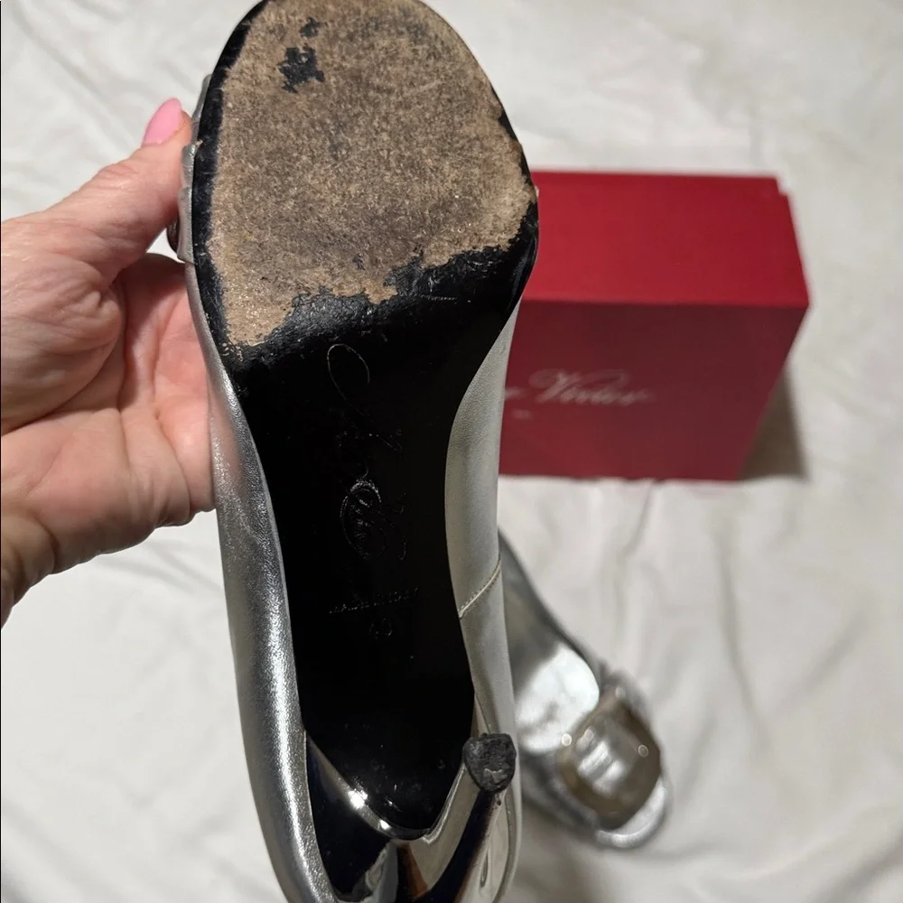Roger Vivier Metallic Silver Heels with Buckle - Picture 3 of 10